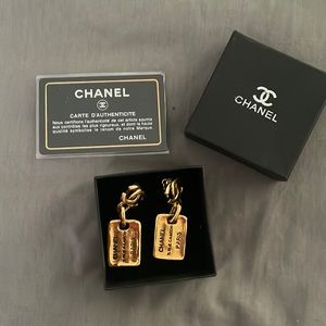 CHANEL vintage gold earrings from 1985, excellent condition!! Will go fast